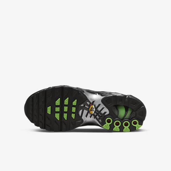 Black / Green / Metal Silver / Black Nike Air Max Plus Older Kids' Sneakers | NK503OVG