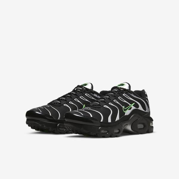 Black / Green / Metal Silver / Black Nike Air Max Plus Older Kids' Sneakers | NK503OVG