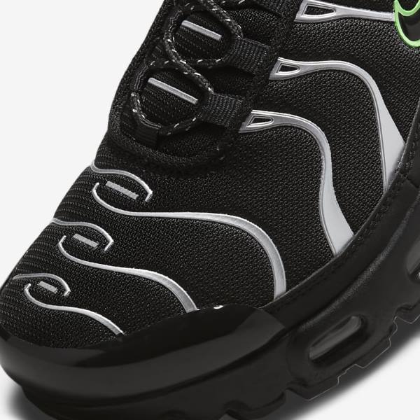 Black / Green / Metal Silver / Black Nike Air Max Plus Older Kids' Sneakers | NK503OVG