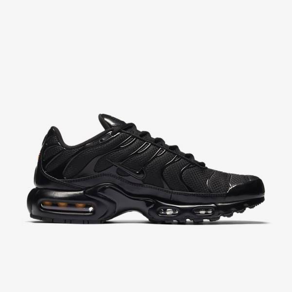 Black Nike Air Max Plus Men's Sneakers | NK369NFD