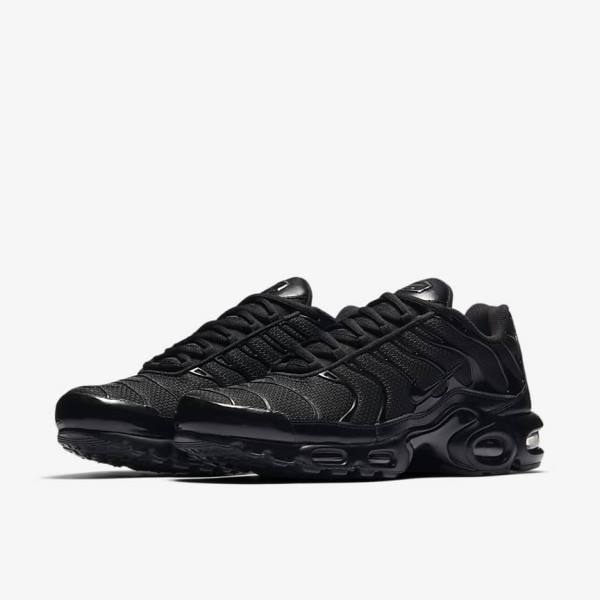 Black Nike Air Max Plus Men's Sneakers | NK369NFD