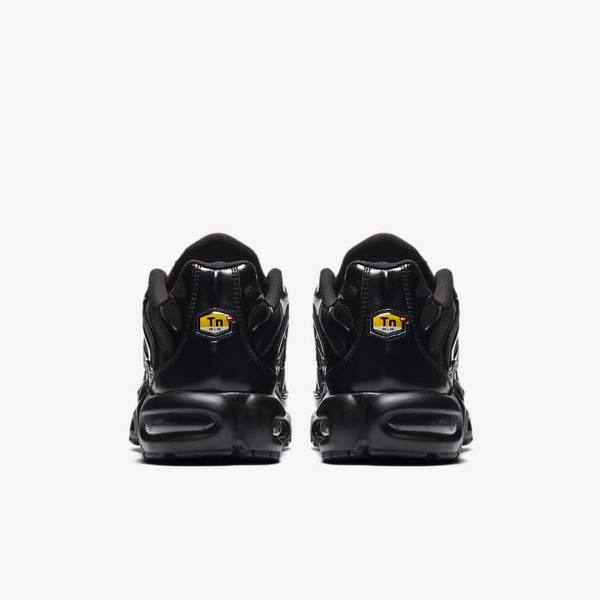 Black Nike Air Max Plus Men's Sneakers | NK369NFD