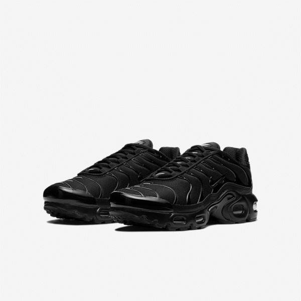 Black Nike Air Max Plus Older Kids' Sneakers | NK051VPY