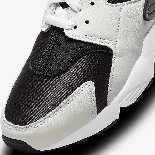 Black / White Nike Air Huarache Men's Sneakers | NK872VGN