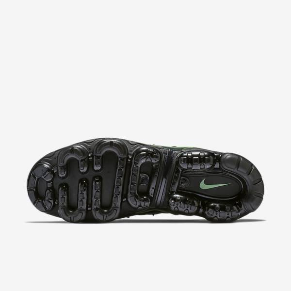 Black / White Nike Air VaporMax Plus Men's Sneakers | NK732ZBK