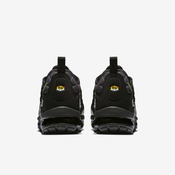 Black / White Nike Air VaporMax Plus Men's Sneakers | NK732ZBK