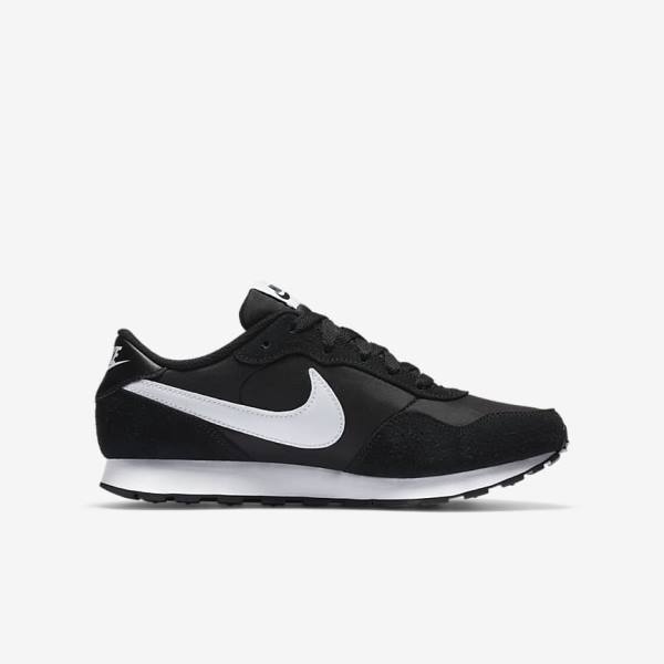 Black / White Nike MD Valiant Older Kids' Sneakers | NK560YQM