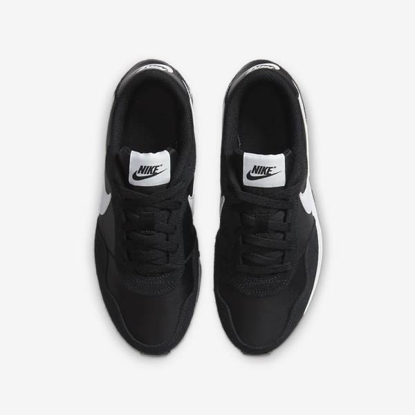 Black / White Nike MD Valiant Older Kids' Sneakers | NK560YQM