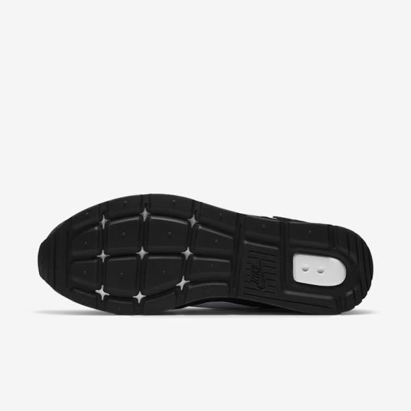 Black / White Nike Venture Runner Women's Sneakers | NK385TLF