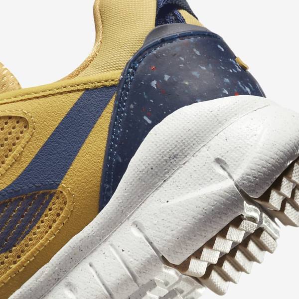 Gold / Navy Nike Free Terra Vista Men's Sneakers | NK216XDR