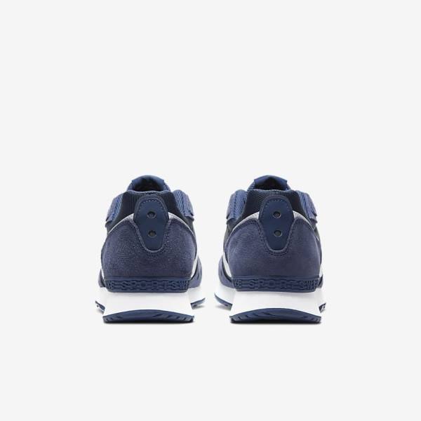 Navy / Navy / White Nike Venture Runner Men's Sneakers | NK105XBP