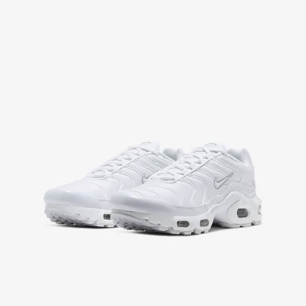 White / Metal Silver / White Nike Air Max Plus Older Kids' Sneakers | NK741HBR