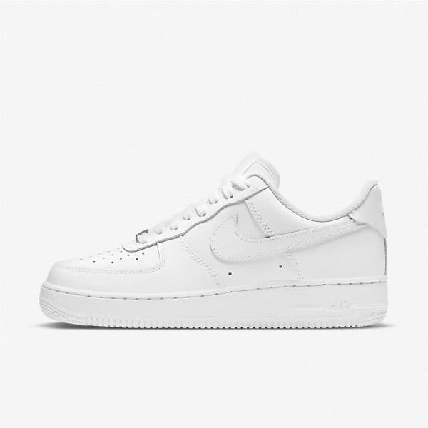 White Nike Air Force 1 07 Women\'s Sneakers | NK932BHN