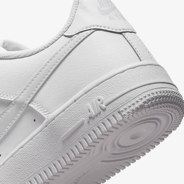 White Nike Air Force 1 Older Kids' Sneakers | NK297GJS