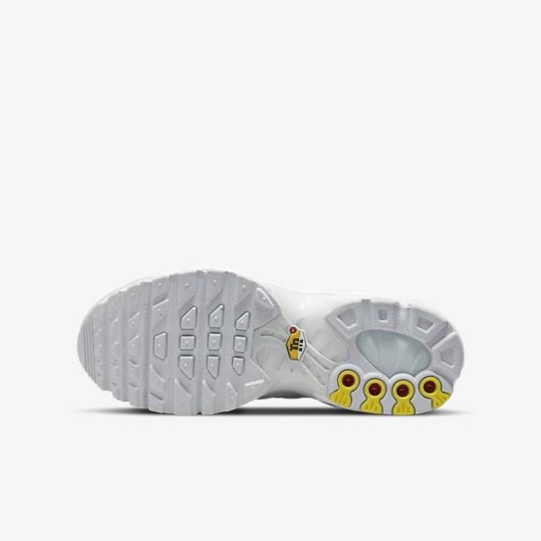 White Nike Air Max Plus Older Kids' Sneakers | NK958ZNW