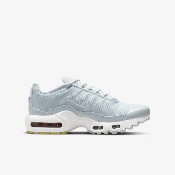 White Nike Air Max Plus Older Kids' Sneakers | NK958ZNW