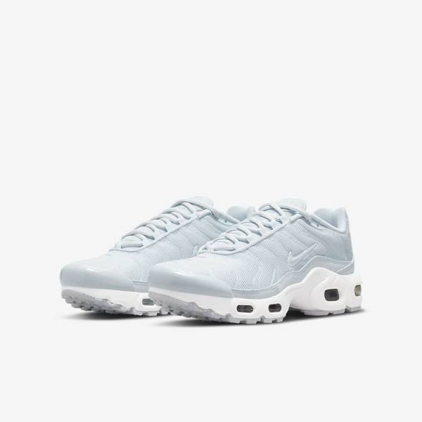 White Nike Air Max Plus Older Kids' Sneakers | NK958ZNW