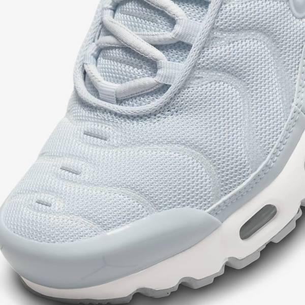 White Nike Air Max Plus Older Kids' Sneakers | NK958ZNW