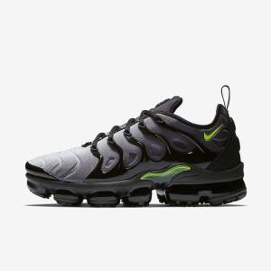 Black / White Nike Air VaporMax Plus Men's Sneakers | NK732ZBK