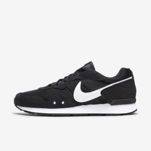 Black / White Nike Venture Runner Men's Sneakers | NK624ZMW