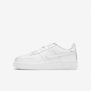 White Nike Air Force 1 LE Older Kids' Sneakers | NK503YJG